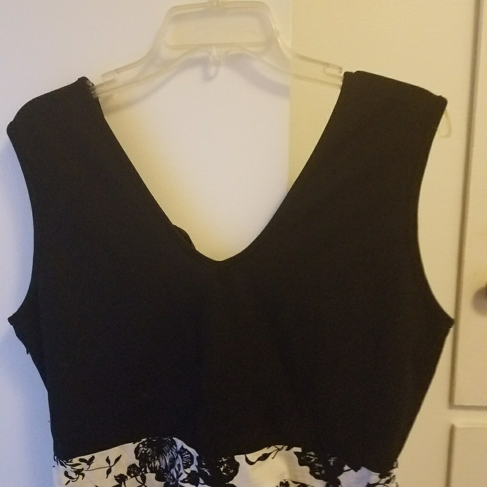 Sleeveless black and white floral dress